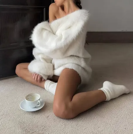ESMEE - FLUFFY OVERSIZED SWEATER